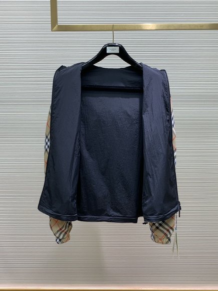 Burberry - Мужская куртка ветровка TI_3007BU8 Burberry - Мужская куртка ветровка TI_3007BU8