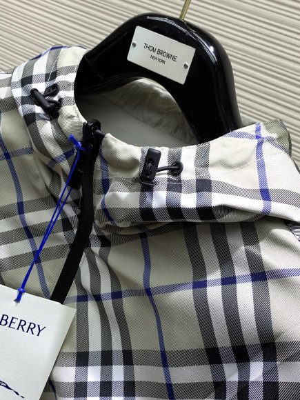 Burberry - Мужская куртка ветровка TI_3007BU8 Burberry - Мужская куртка ветровка TI_3007BU8