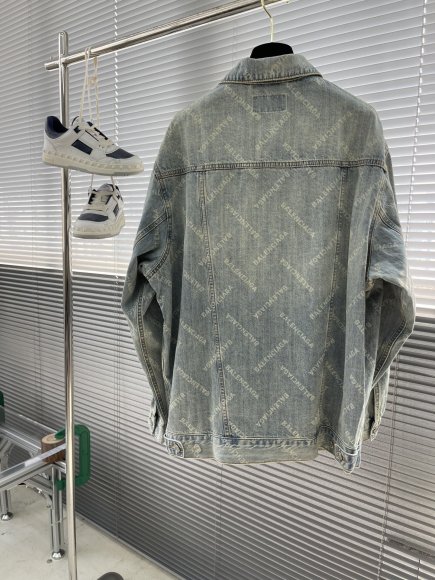 Balenciaga - Мужская джинсовая рубашка куртка TJ_0310BA1 Balenciaga - Мужская джинсовая рубашка куртка TJ_0310BA1