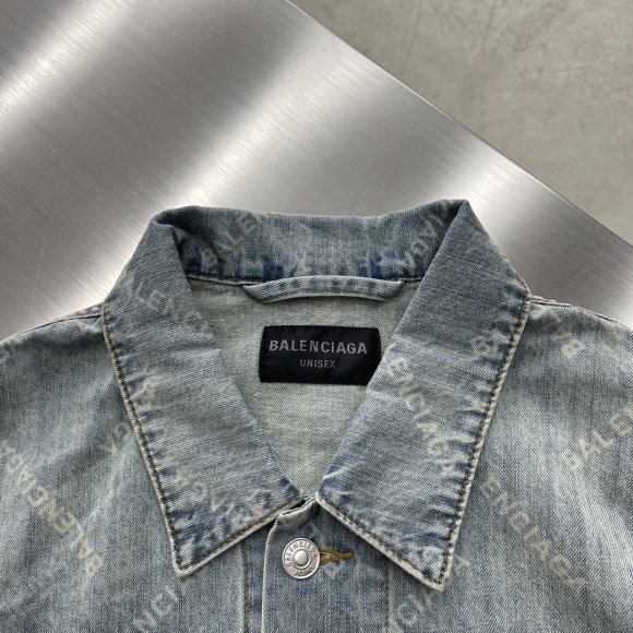 Balenciaga - Мужская джинсовая рубашка куртка TJ_0310BA1 Balenciaga - Мужская джинсовая рубашка куртка TJ_0310BA1