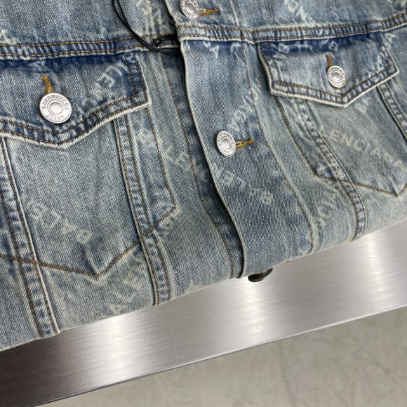 Balenciaga - Мужская джинсовая рубашка куртка TJ_0310BA1 Balenciaga - Мужская джинсовая рубашка куртка TJ_0310BA1