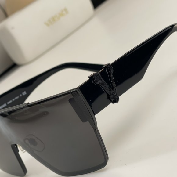 Versace - Солнцезащитные очки K2_2402VE15 Versace - Солнцезащитные очки K2_2402VE15