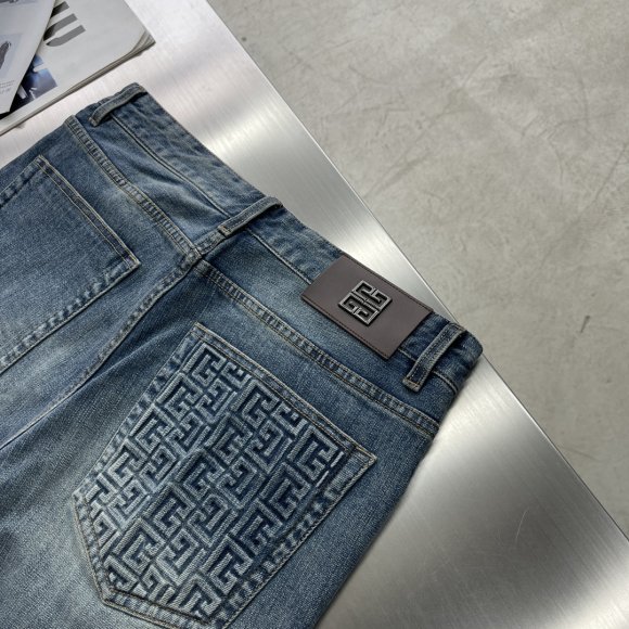 Givenchy - Мужские штаны джинсы TI_2111GI2