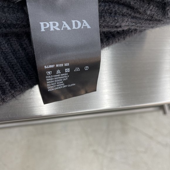 Prada - Мужская кофта кардиган свитер TJ_0310PR2 Prada - Мужская кофта кардиган свитер TJ_0310PR2