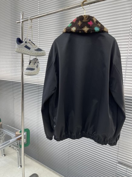 Louis Vuitton Monogram Craggy - Мужская куртка ветровка TJ_1610LV4 Louis Vuitton Monogram Craggy - Мужская куртка ветровка TJ_1610LV4