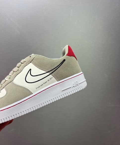 Nike Air Force 1 07 Low First Use Женские кроссовки ZO_2501NI3W Nike Air Force 1 07 Low First Use Женские кроссовки ZO_2501NI3W