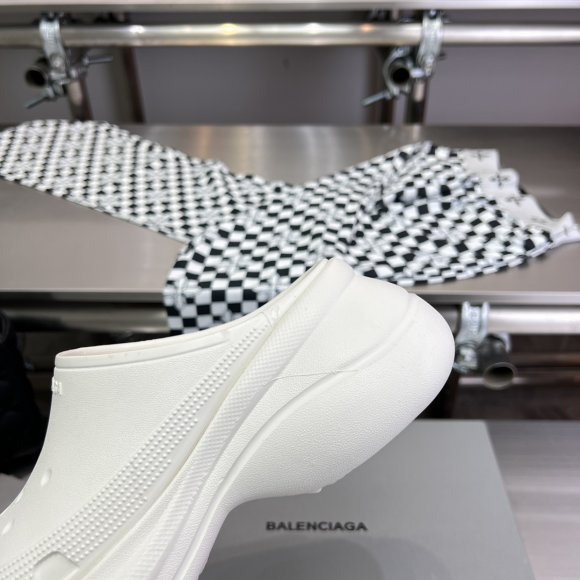 Balenciaga Crocs - Женские шлепанцы ST3_1406BA2 Balenciaga Crocs - Женские шлепанцы ST3_1406BA2