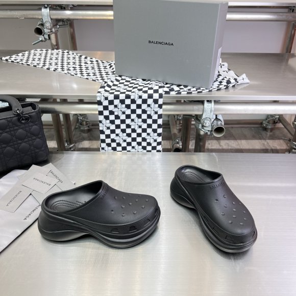 Balenciaga Crocs - Женские шлепанцы ST3_1406BA2 Balenciaga Crocs - Женские шлепанцы ST3_1406BA2