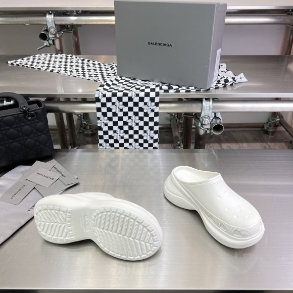 Balenciaga Crocs - Женские шлепанцы ST3_1406BA2 Balenciaga Crocs - Женские шлепанцы ST3_1406BA2