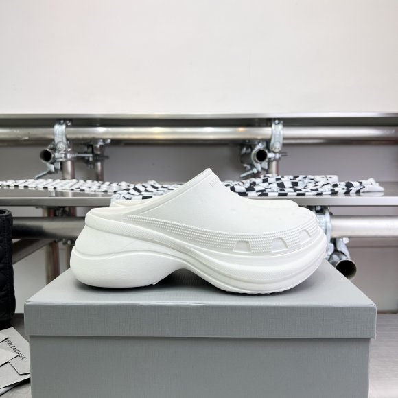 Balenciaga Crocs - Женские шлепанцы ST3_1406BA2 Balenciaga Crocs - Женские шлепанцы ST3_1406BA2