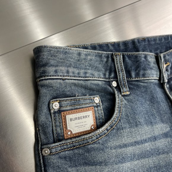 Burberry - Мужские штаны джинсы TJ_2205BU7 Burberry - Мужские штаны джинсы TJ_2205BU7