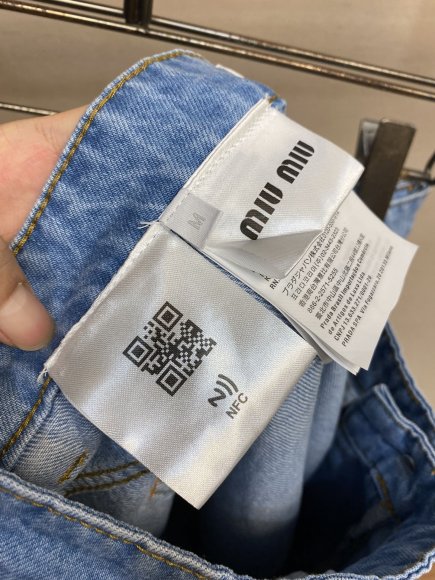 Miu Miu - Мужские джинсовые шорты DZ_1007MM6 Miu Miu - Мужские джинсовые шорты DZ_1007MM6