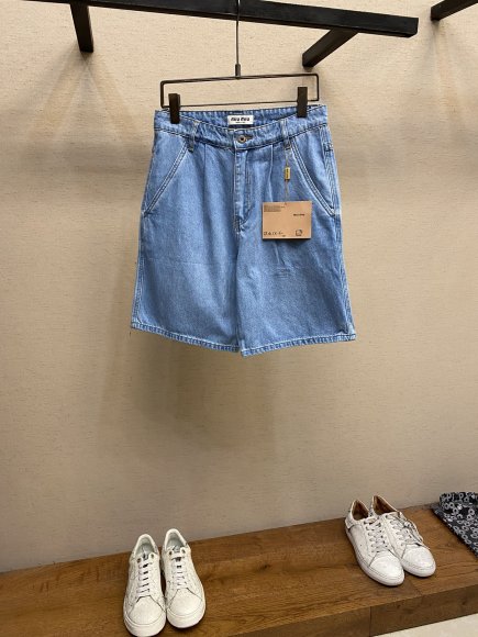 Miu Miu - Мужские джинсовые шорты DZ_1007MM6 Miu Miu - Мужские джинсовые шорты DZ_1007MM6