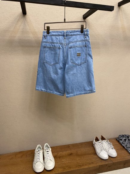 Miu Miu - Мужские джинсовые шорты DZ_1007MM6 Miu Miu - Мужские джинсовые шорты DZ_1007MM6