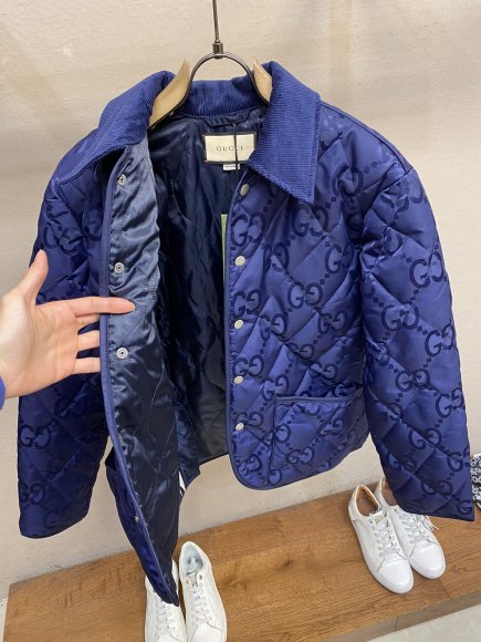 Gucci - Мужская стеганая куртка DZ_2708GU5 Gucci - Мужская стеганая куртка DZ_2708GU5