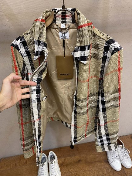 Burberry - Мужская куртка ветровка пиджак DZ_1909BU3 Burberry - Мужская куртка ветровка пиджак DZ_1909BU3