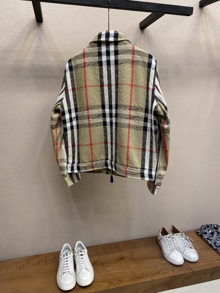 Burberry - Мужская куртка ветровка пиджак DZ_1909BU3 Burberry - Мужская куртка ветровка пиджак DZ_1909BU3