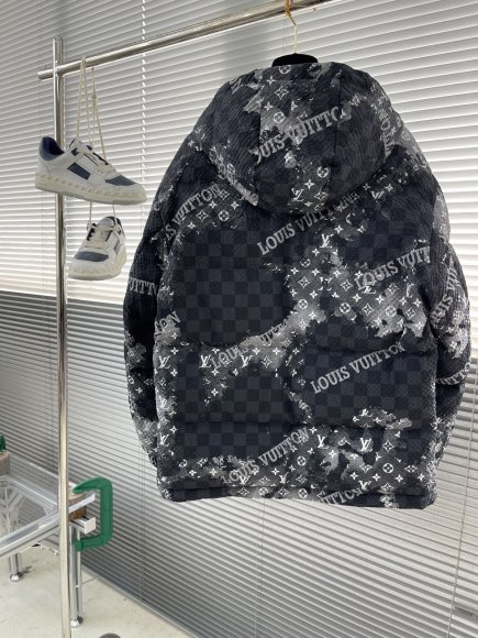 Louis Vuitton - Мужская куртка пуховик TJ_1411LV10