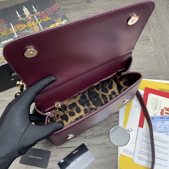 Dolce & Gabbana Sicily Женская сумка- мессенджер DG_1102DG1 Dolce & Gabbana Sicily Женская сумка- мессенджер DG_1102DG1