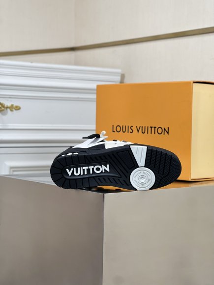 Louis Vuitton - Мужские кроссовки HP_2206LV3