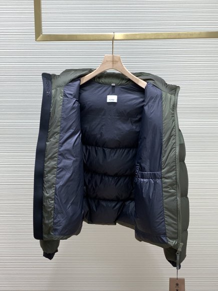 Burberry - Мужская куртка пуховик TI_0111BU2