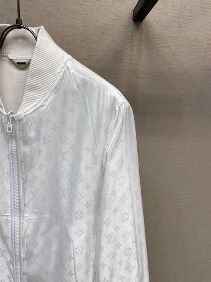 Louis Vuitton - Мужская двусторонняя куртка ветровка бомбер DZ_2708LV7 Louis Vuitton - Мужская двусторонняя куртка ветровка бомбер DZ_2708LV7