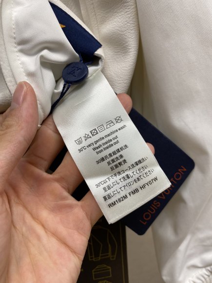 Louis Vuitton - Мужская двусторонняя куртка ветровка бомбер DZ_2708LV7 Louis Vuitton - Мужская двусторонняя куртка ветровка бомбер DZ_2708LV7