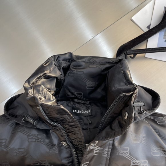 Balenciaga - Мужская куртка пуховик TJ_1610BA7 Balenciaga - Мужская куртка пуховик TJ_1610BA7