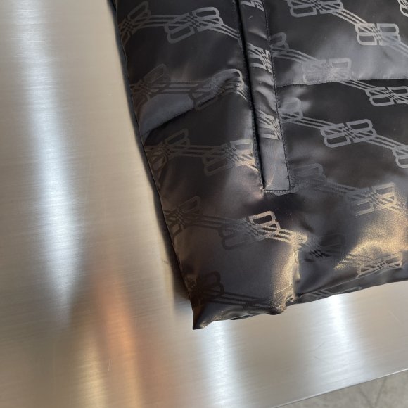 Balenciaga - Мужская куртка пуховик TJ_1610BA7 Balenciaga - Мужская куртка пуховик TJ_1610BA7