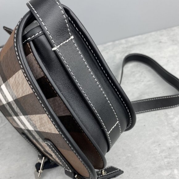 Burberry Сумка мессенджер BU_1602BU2