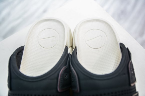 Nike Air More Uptempo - Мужские шлепанцы PH_2305NI1 Nike Air More Uptempo - Мужские шлепанцы PH_2305NI1