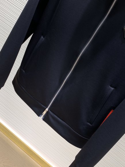 Prada - Мужской спортивный костюм TI_0111PR6