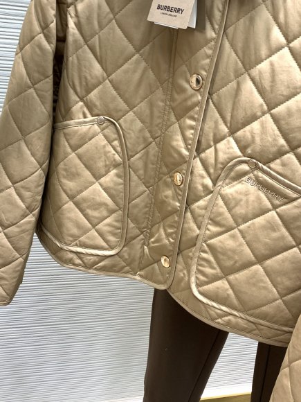 Burberry - Женская куртка ветровка TI_0508BU1