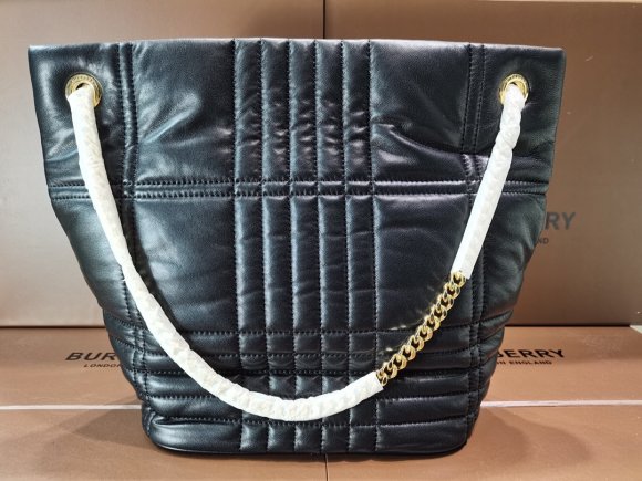 Burberry - Женская сумка ведро BU1_1602BU4