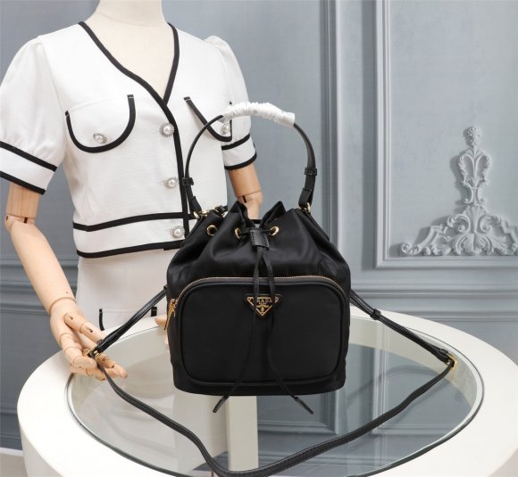 Prada Duet Small Сумка кисет CN_0604PR7 Prada Duet Small Сумка кисет CN_0604PR7