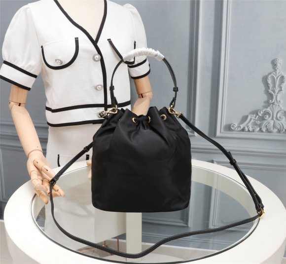 Prada Duet Small Сумка кисет CN_0604PR7 Prada Duet Small Сумка кисет CN_0604PR7