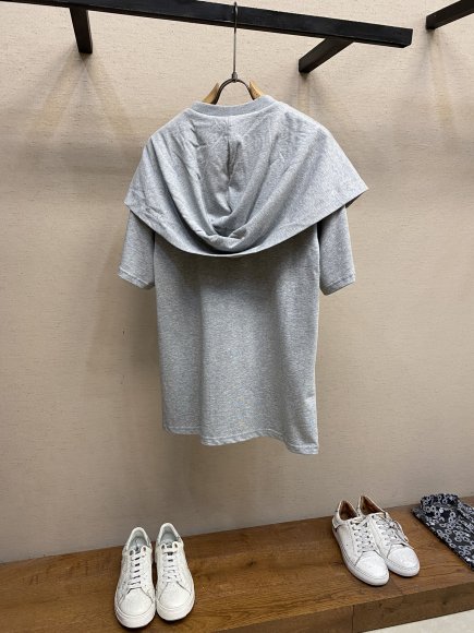 Balenciaga - Мужская футболка с капюшоном DZ_1007BA13 Balenciaga - Мужская футболка с капюшоном DZ_1007BA13