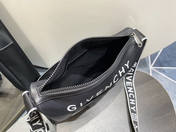 Givenchy Мужская сумка мессенджер GI_0502GI5 Givenchy Мужская сумка мессенджер GI_0502GI5
