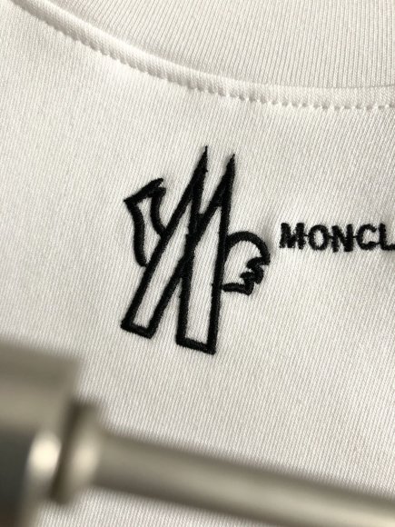 Moncler - Мужская утепленная кофта свитшот DF_1511MO8 Moncler - Мужская утепленная кофта свитшот DF_1511MO8