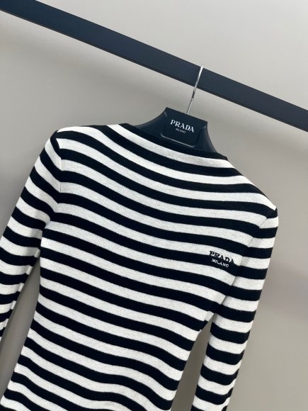 Prada - Женская шерстяная кофта 3D_0712PR1 Prada - Женская шерстяная кофта 3D_0712PR1