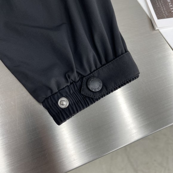 Prada - Мужские повседневные штаны DZ_2706PR5 Prada - Мужские повседневные штаны DZ_2706PR5