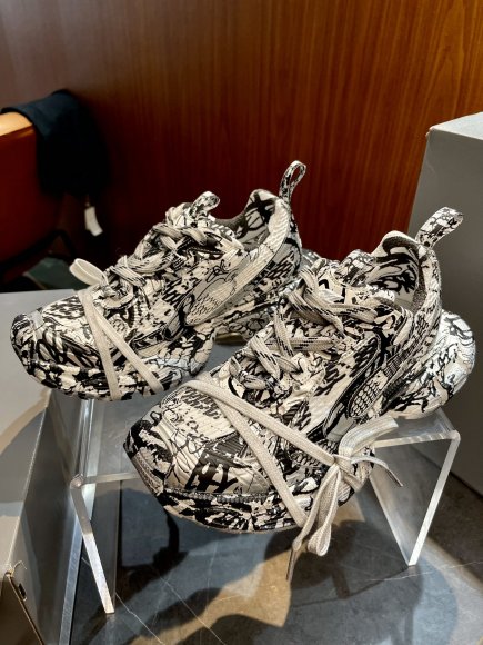 Balenciaga 3XL Extreme Graffiti - Женские кроссовки RU_1408BA7 Balenciaga 3XL Extreme Graffiti - Женские кроссовки RU_1408BA7