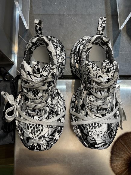 Balenciaga 3XL Extreme Graffiti - Женские кроссовки RU_1408BA7 Balenciaga 3XL Extreme Graffiti - Женские кроссовки RU_1408BA7