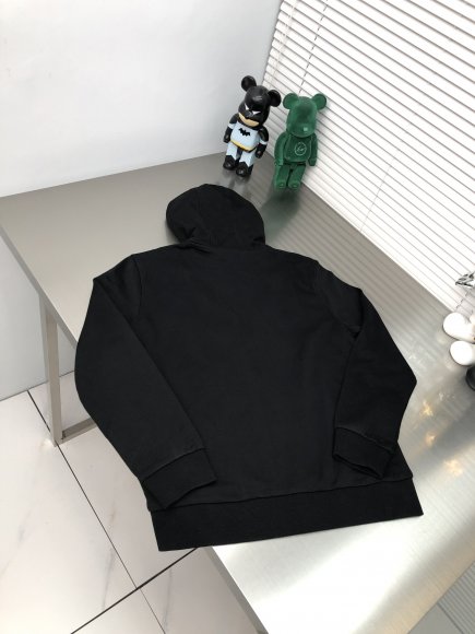 Burberry - Мужской спортивный костюм DZ_2209BU5 Burberry - Мужской спортивный костюм DZ_2209BU5