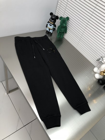 Burberry - Мужской спортивный костюм DZ_2209BU5 Burberry - Мужской спортивный костюм DZ_2209BU5