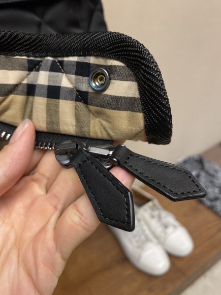 Burberry - Мужской жилет DZ_2009BU4 Burberry - Мужской жилет DZ_2009BU4