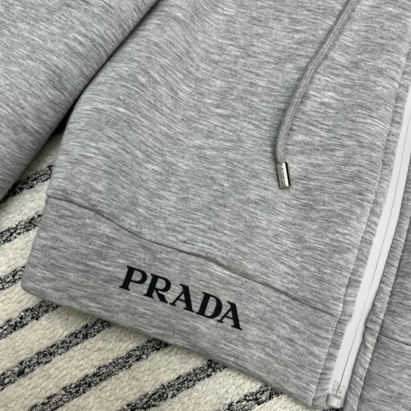 Prada - Женский спортивный костюм 3D_0712PR2