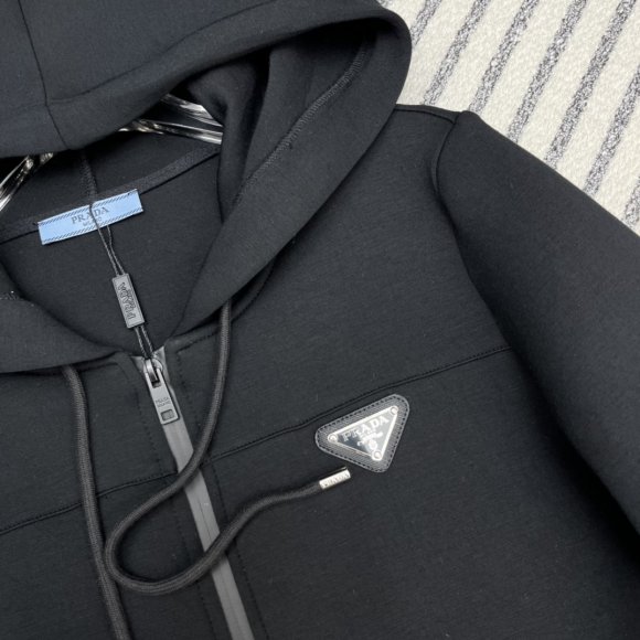 Prada - Женский спортивный костюм 3D_0712PR2