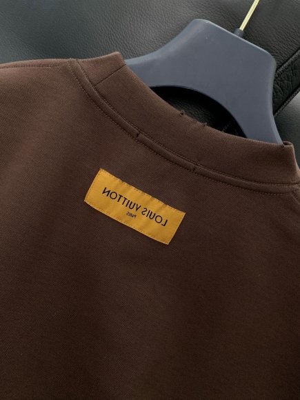 Louis Vuitton - Мужская футболка майка TI_1002LV5 Louis Vuitton - Мужская футболка майка TI_1002LV5