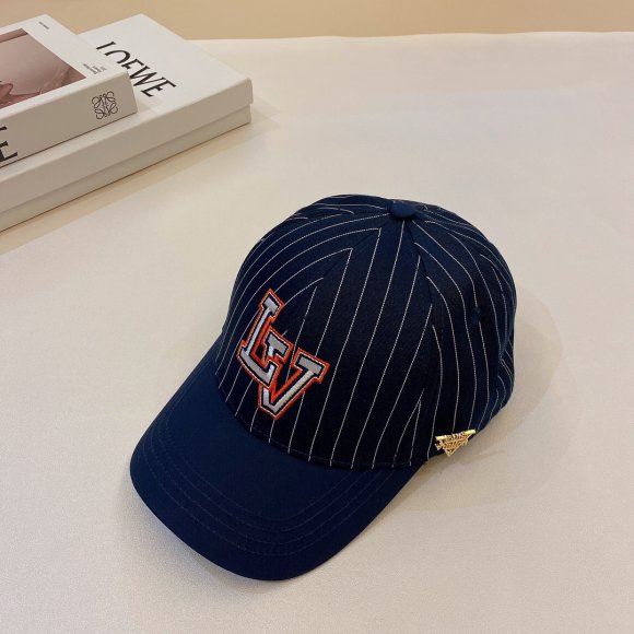 Louis Vuitton - Бейсболка кепка AO_2304LV2